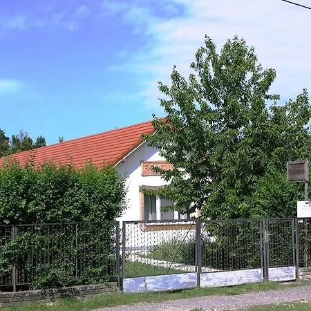 Bed & Breakfast Familia Vendeghaz