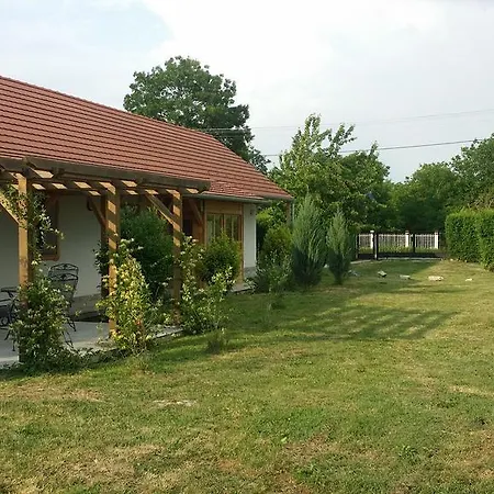Familia Vendeghaz Couette-café Csajág